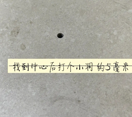 上虞瓷砖空鼓维修公司专业解答在瓷砖铺贴过程中，如果砂料搅拌不均匀，将会带来以下问题